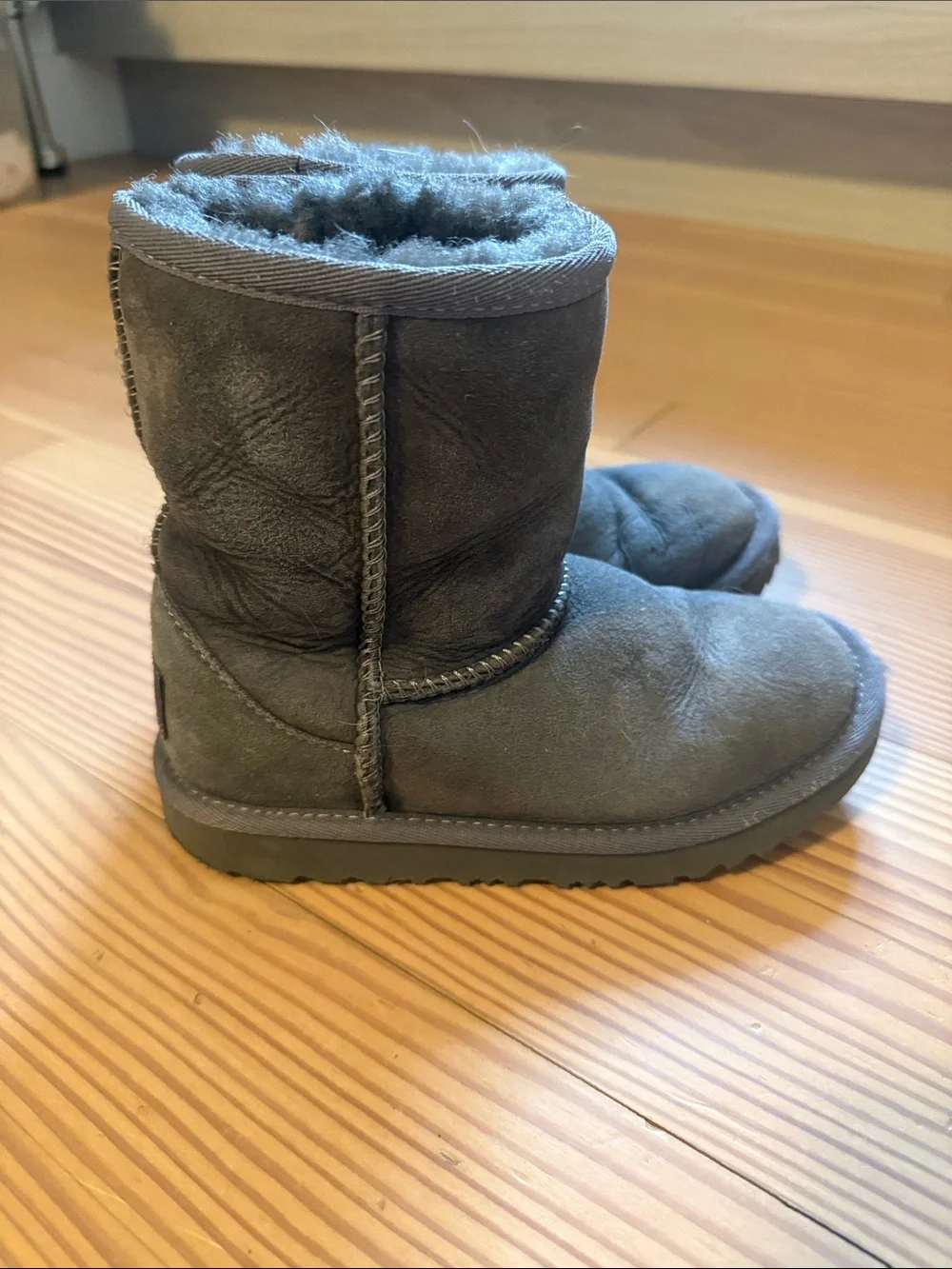 UGG authentic kids